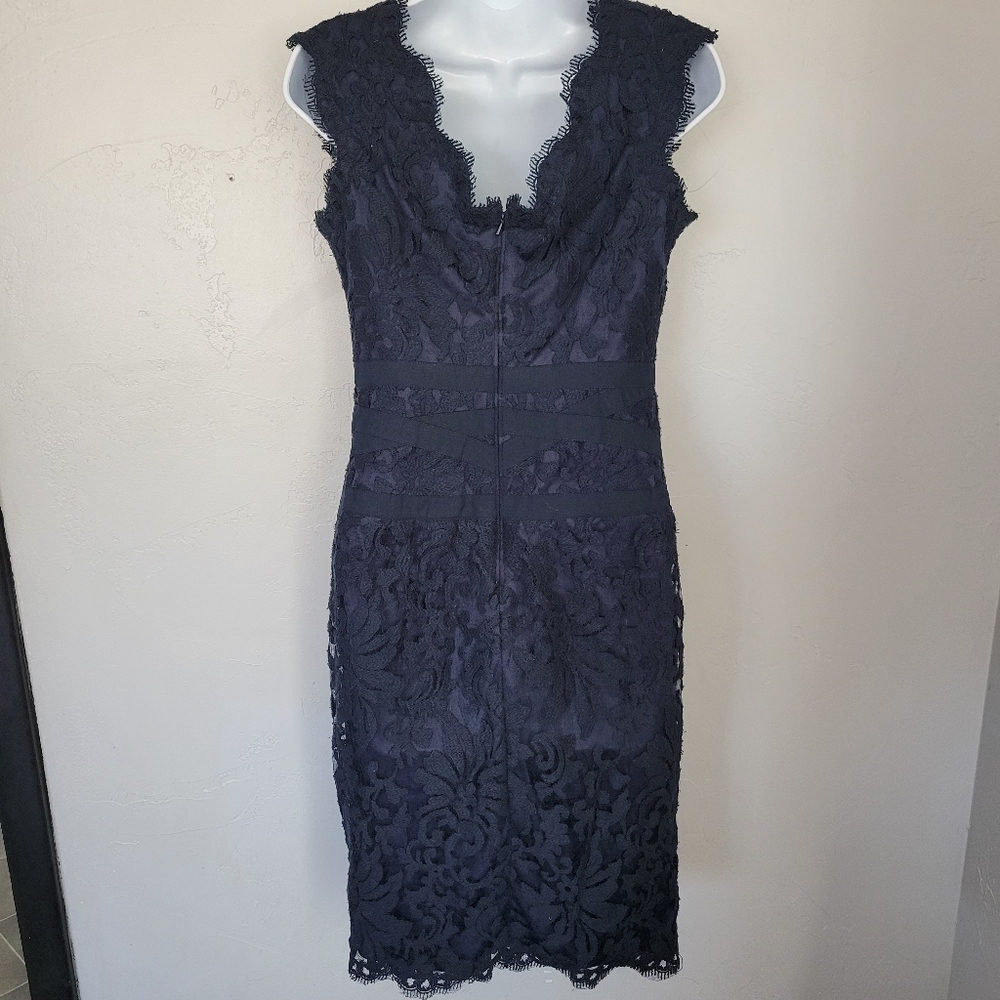 Tadashi Shoji Women's 6 Navy Blue Embroidered Lace Sheath Dress Midi Knee Length - Picture 2 of 15